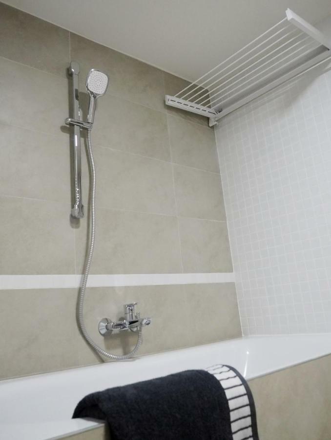 Hradec Králové Ap10 - Apartments 4U Brezinova "Overnight Simply" מראה חיצוני תמונה