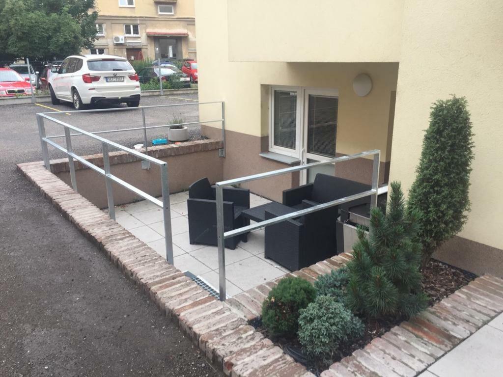 Hradec Králové Ap10 - Apartments 4U Brezinova "Overnight Simply" מראה חיצוני תמונה
