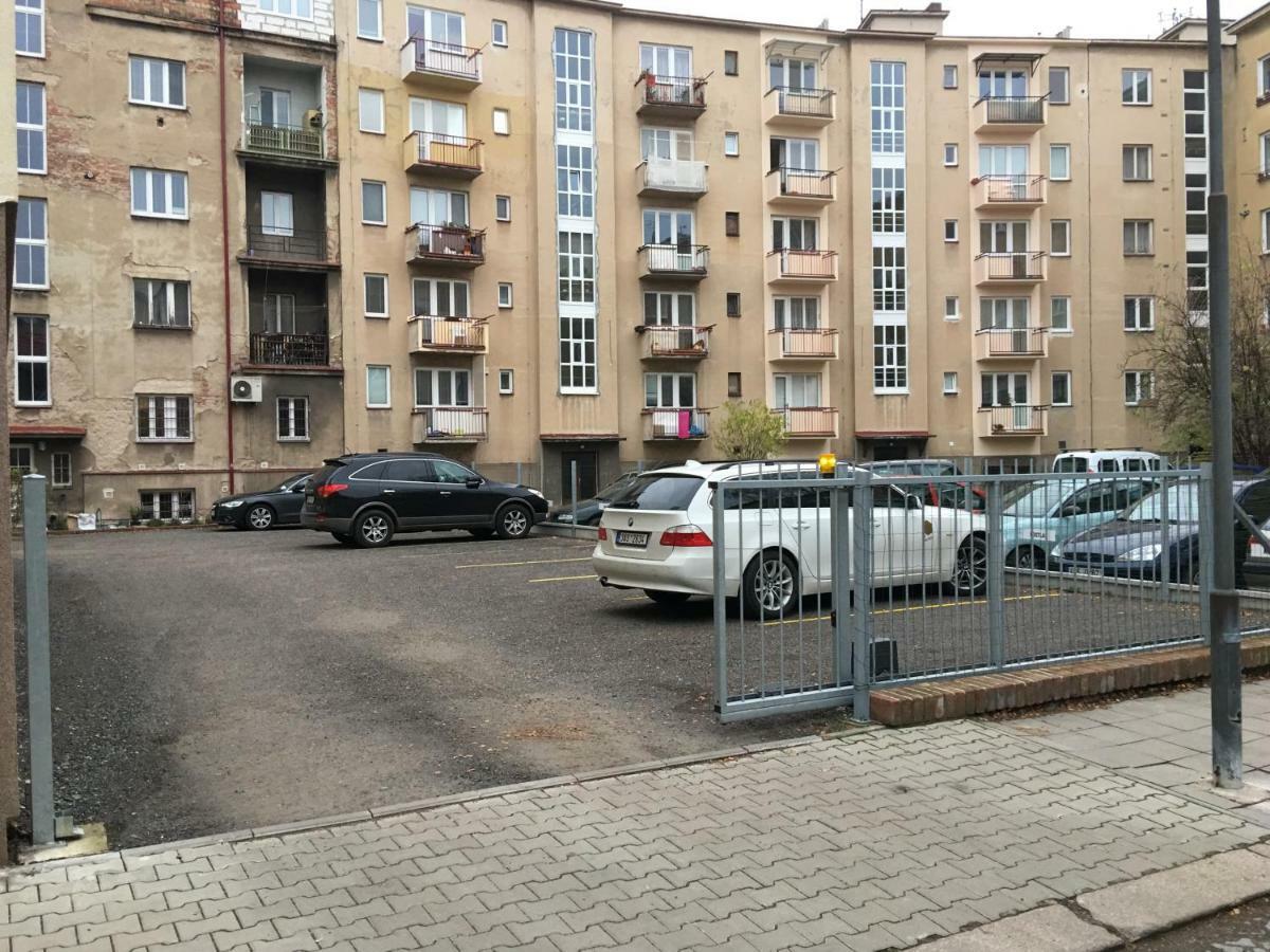 Hradec Králové Ap10 - Apartments 4U Brezinova "Overnight Simply" מראה חיצוני תמונה