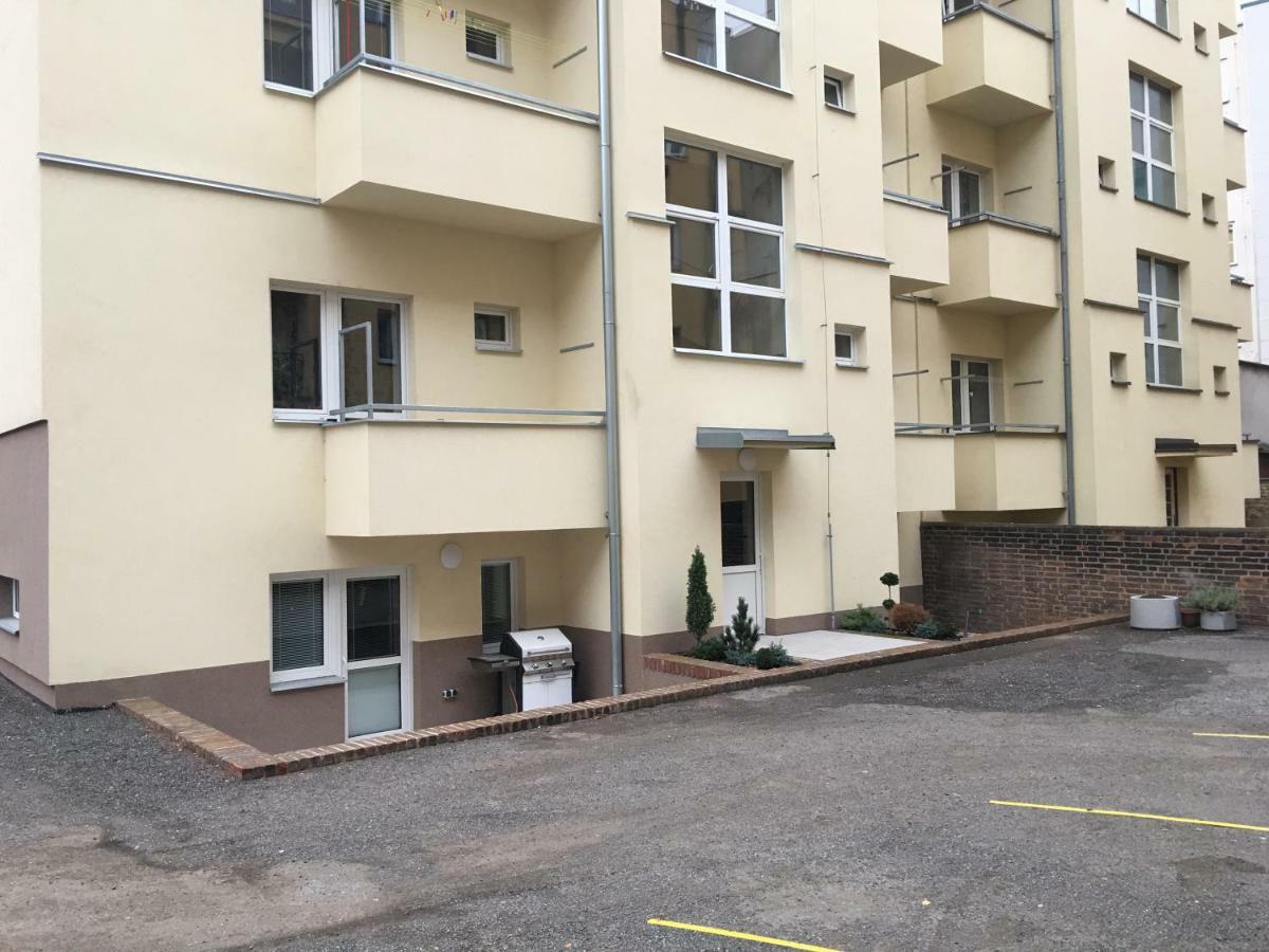 Hradec Králové Ap10 - Apartments 4U Brezinova "Overnight Simply" מראה חיצוני תמונה