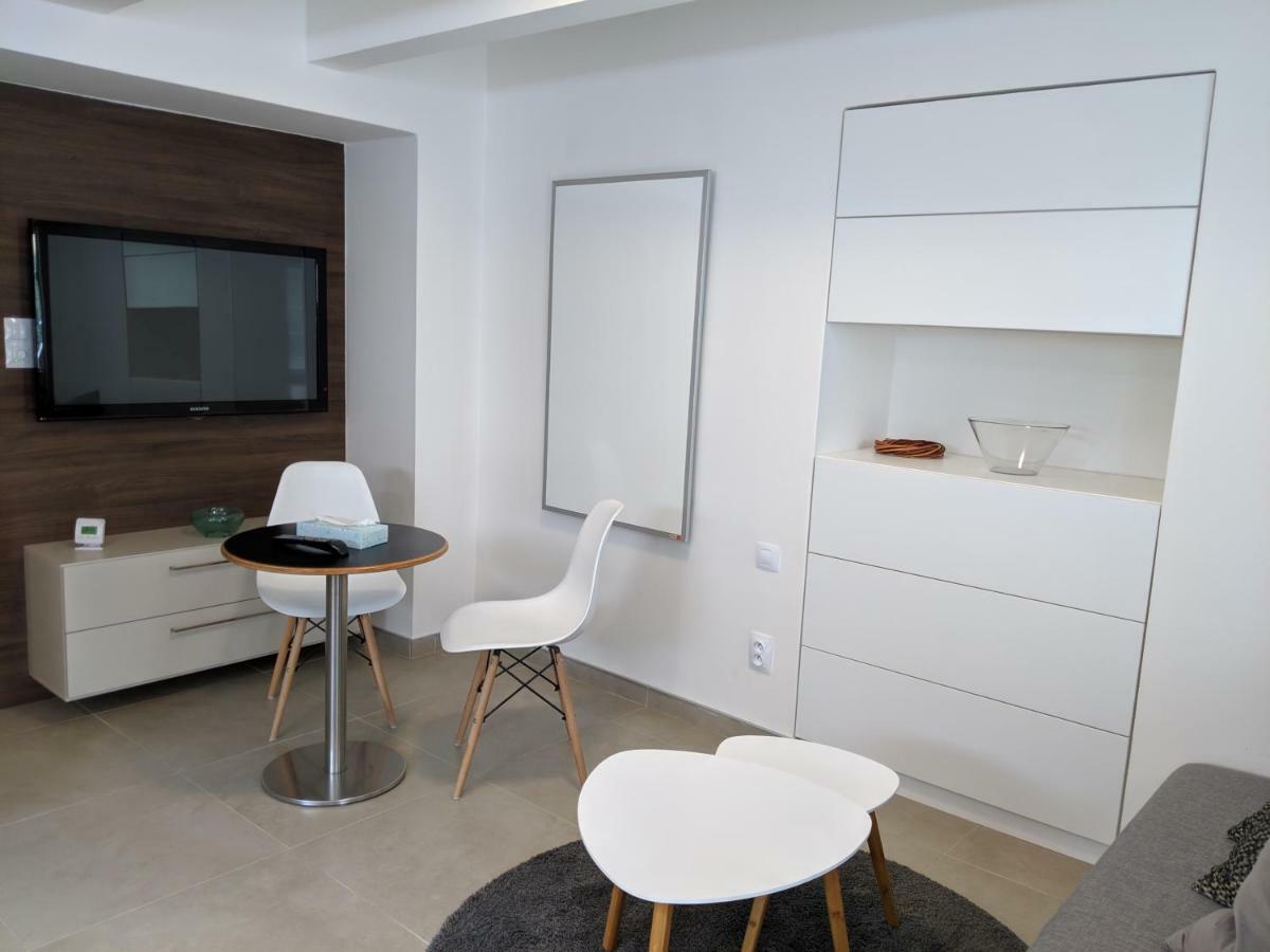 Hradec Králové Ap10 - Apartments 4U Brezinova "Overnight Simply" מראה חיצוני תמונה