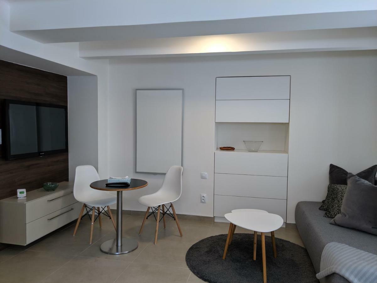 Hradec Králové Ap10 - Apartments 4U Brezinova "Overnight Simply" מראה חיצוני תמונה